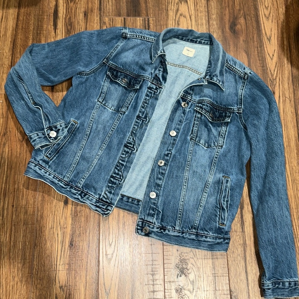 Size Large Gap Jean Jacket worn look was purchased this way